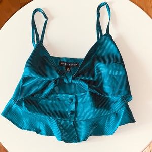 HONEY PUNCH KNOT FRONT CROP TOP